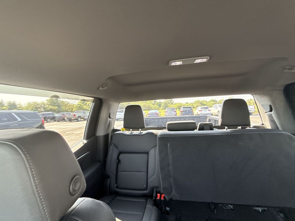 2025 GMC Sierra 1500 SLT - Photo 11