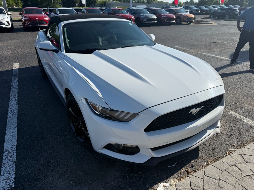 2016 Ford Mustang EcoBoost Convertible Premium's photo