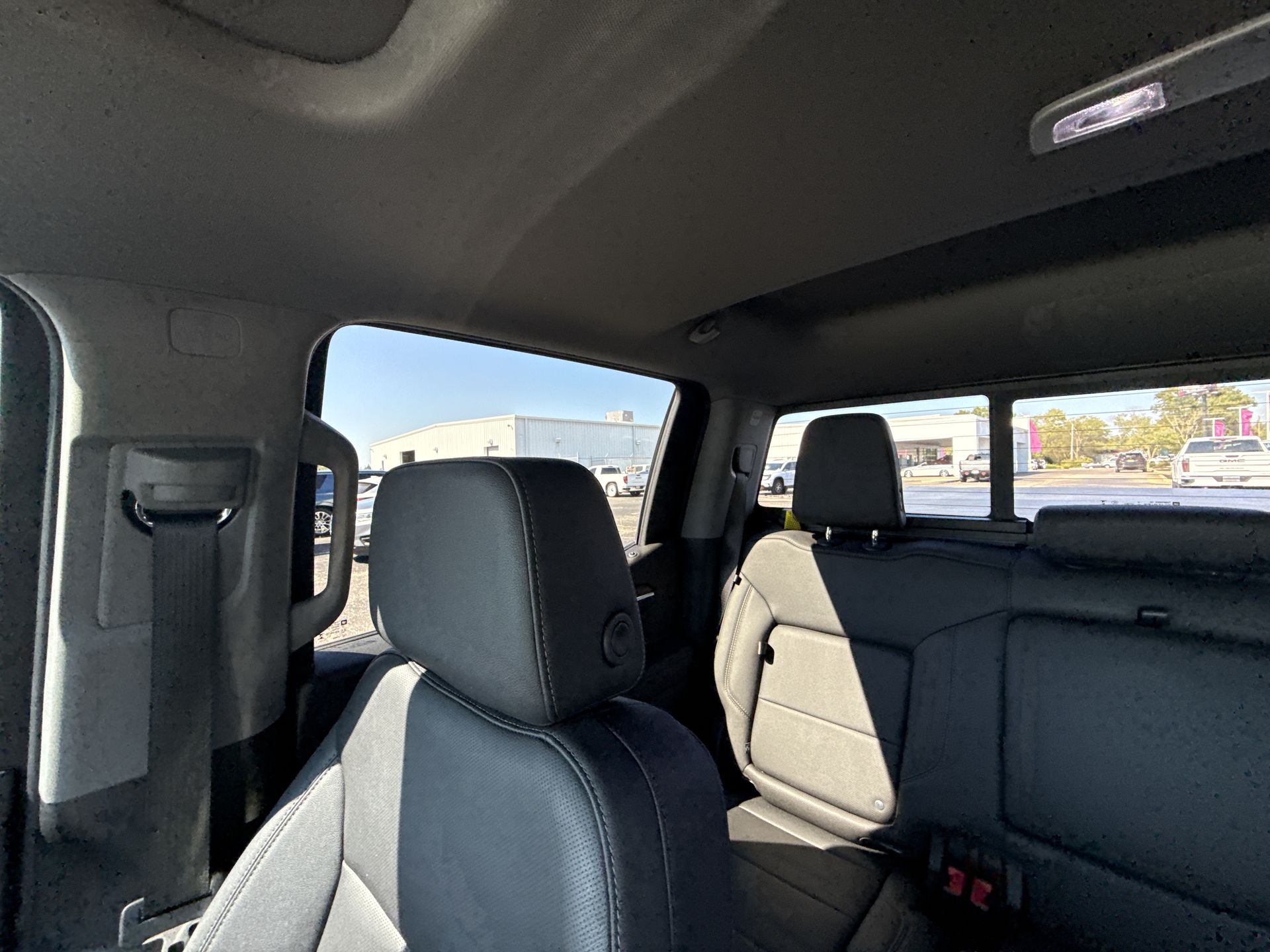 2025 GMC Sierra 1500 SLT - Photo 12