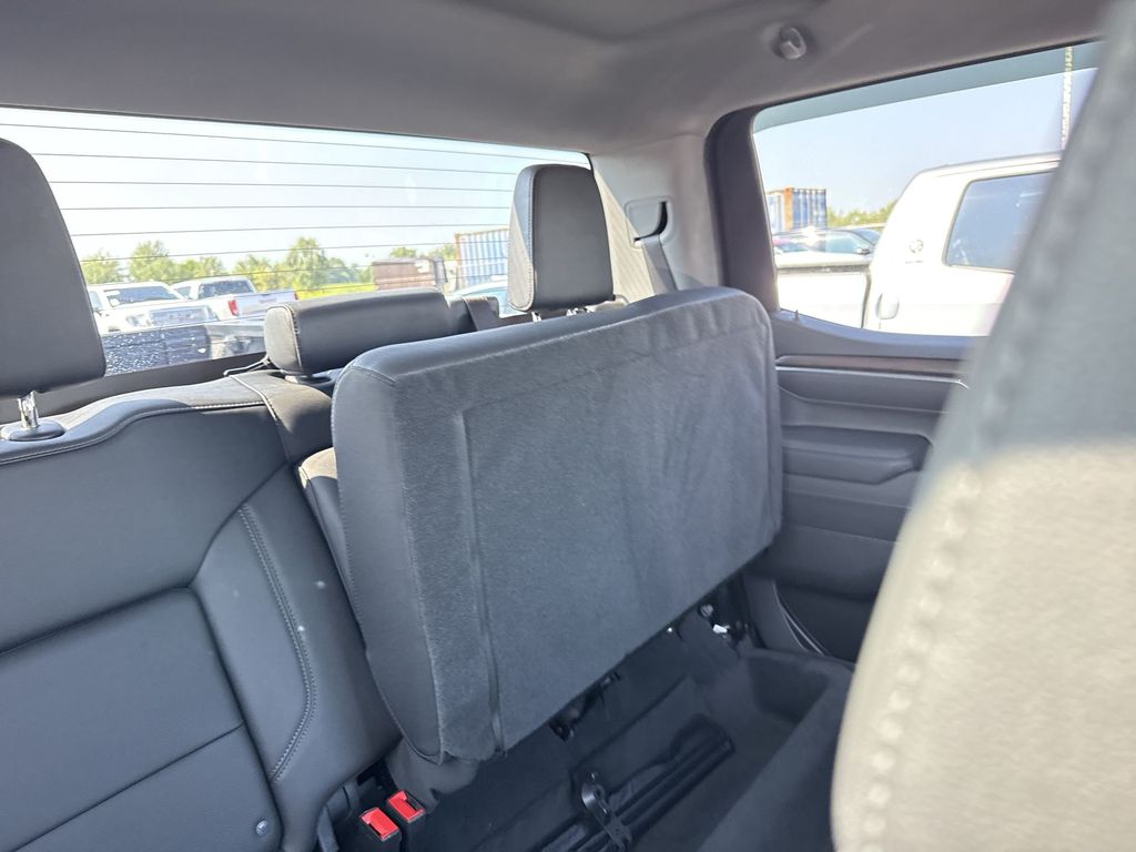 2025 GMC Sierra 1500 SLT - Photo 14