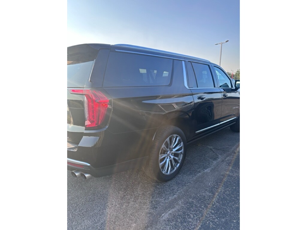 2021 Gmc Yukon XL Denali photo 2