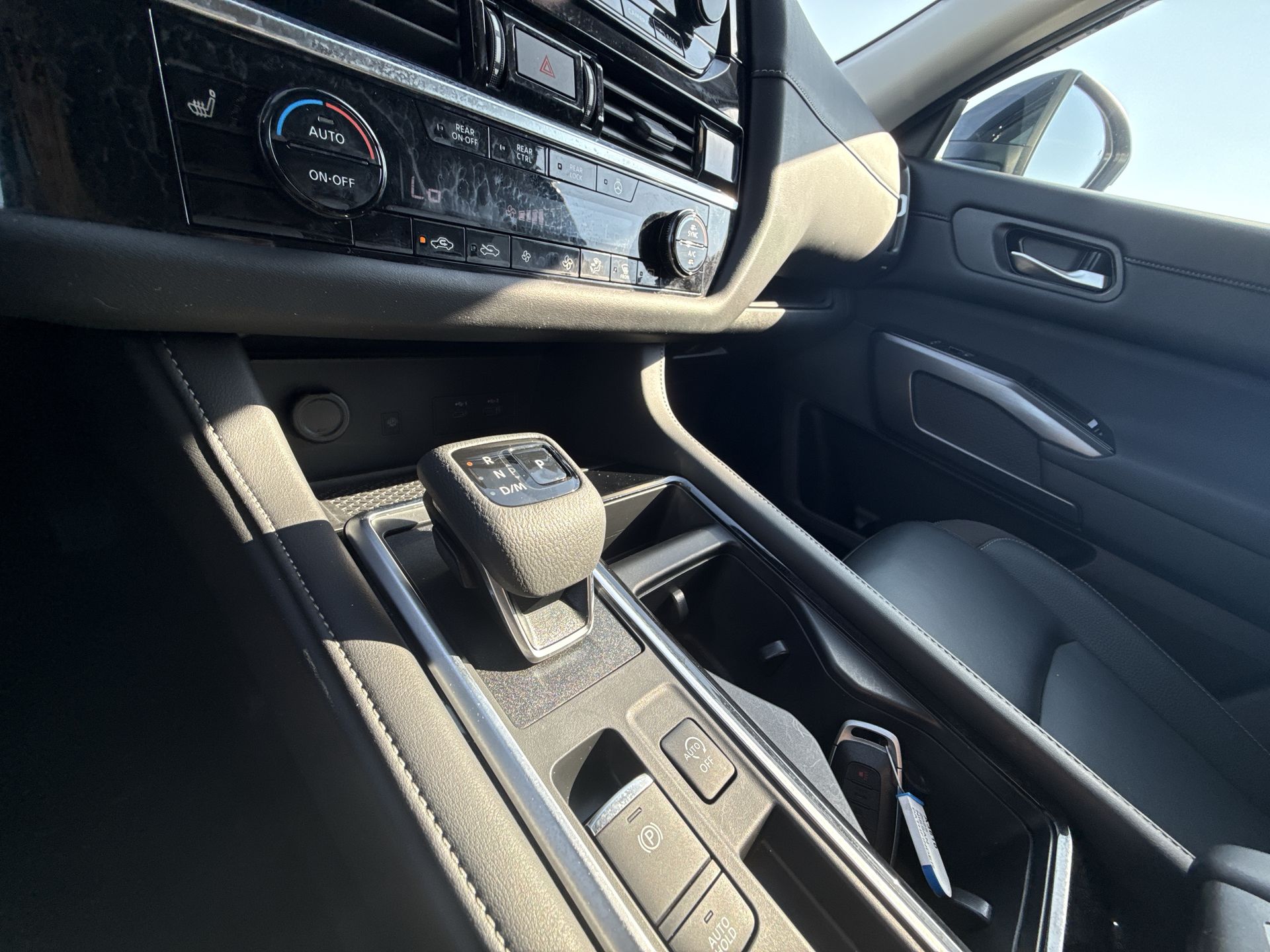 2025 Nissan Pathfinder SL - Photo 22