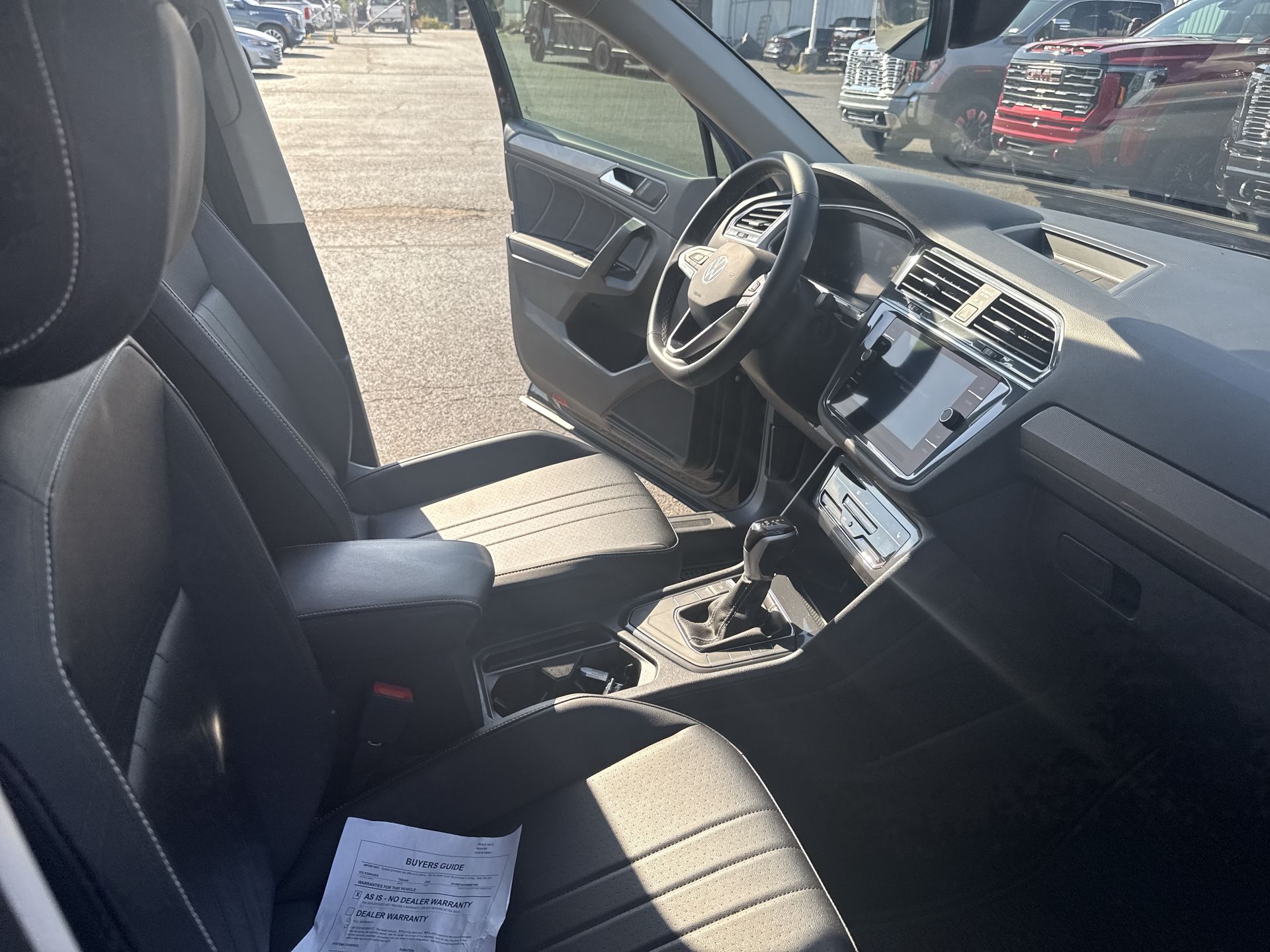 2024 Volkswagen Tiguan SE - Photo 35