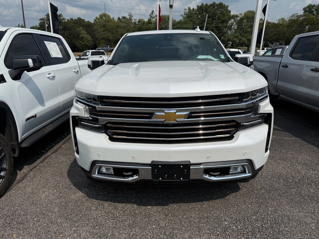 2021 Chevrolet Silverado 1500 High Country photo 3