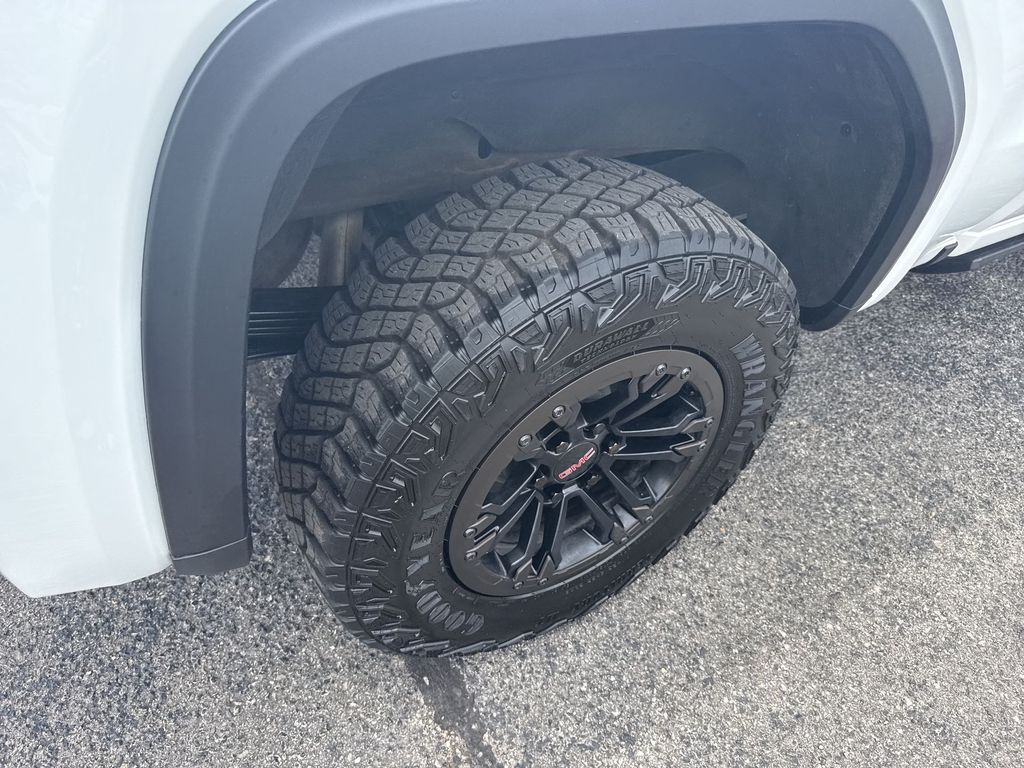 2026 GMC Sierra 1500 AT4X - Photo 40