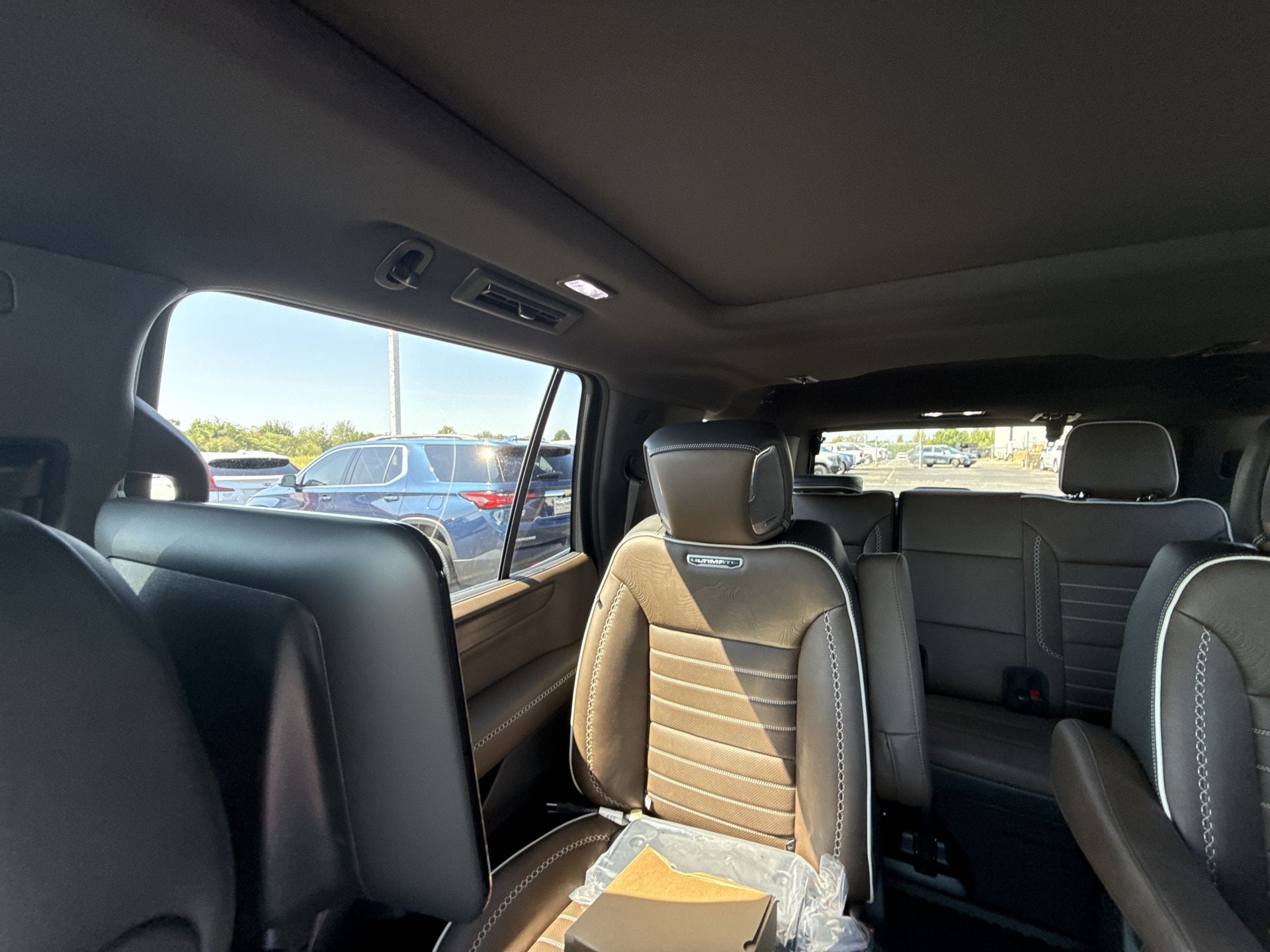 2026 GMC Yukon Denali Ultimate - Photo 10