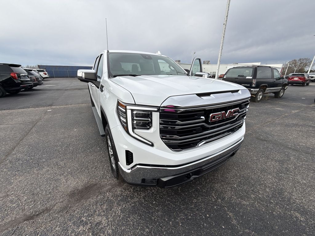 2024 GMC Sierra 1500 SLT's photo