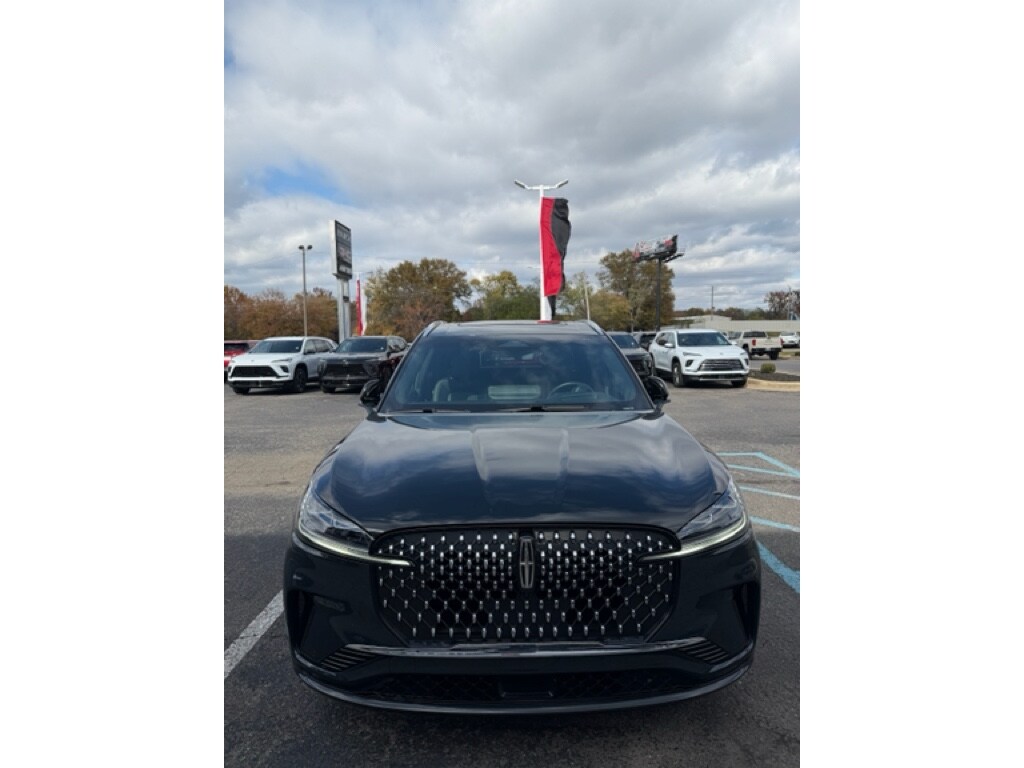 2025 Lincoln Aviator Black Label photo 4