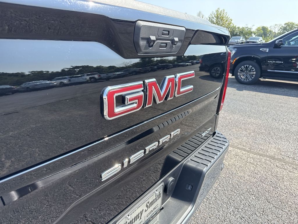 2025 GMC Sierra 1500 SLT - Photo 38