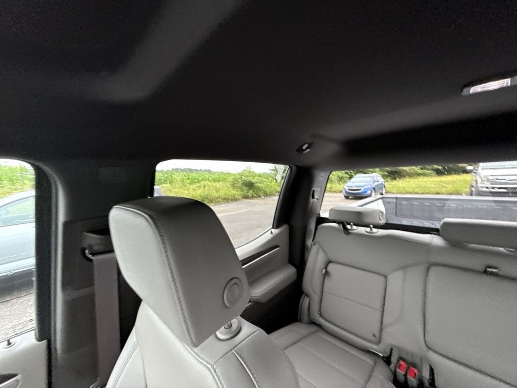 2025 GMC Sierra 1500 SLT - Photo 10