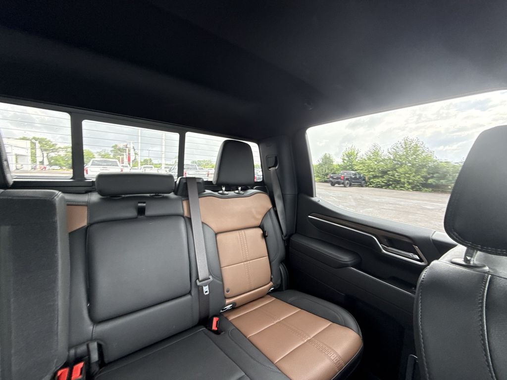 2025 Chevrolet Silverado 1500 High Country - Photo 12