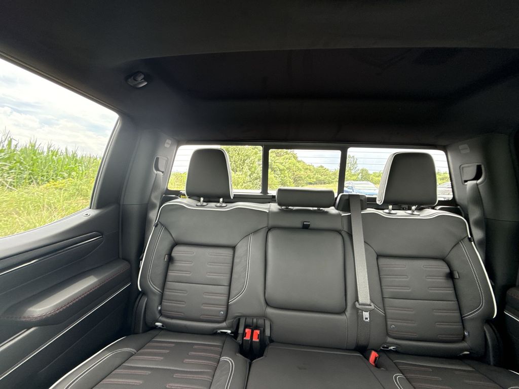 2026 GMC Sierra 1500 AT4X - Photo 11