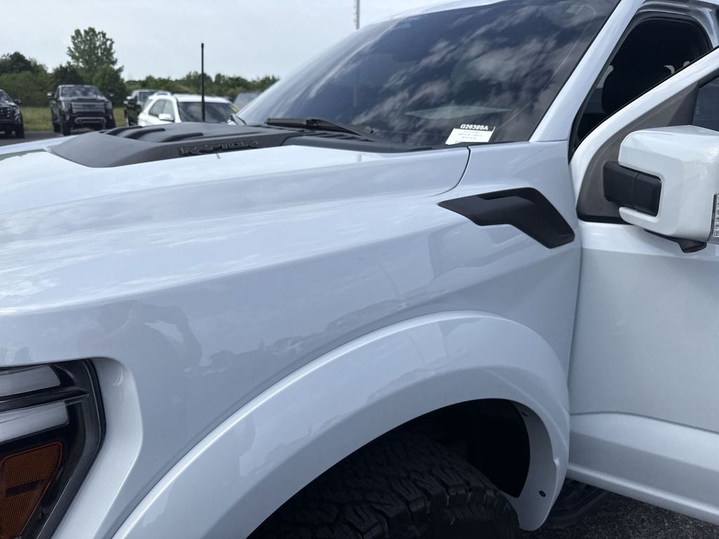 2025 Ford F-150 Raptor - Photo 37