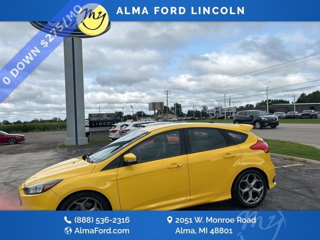 Used 2017 Ford Focus ST with VIN 1FADP3L95HL253761 for sale in Alma, MI