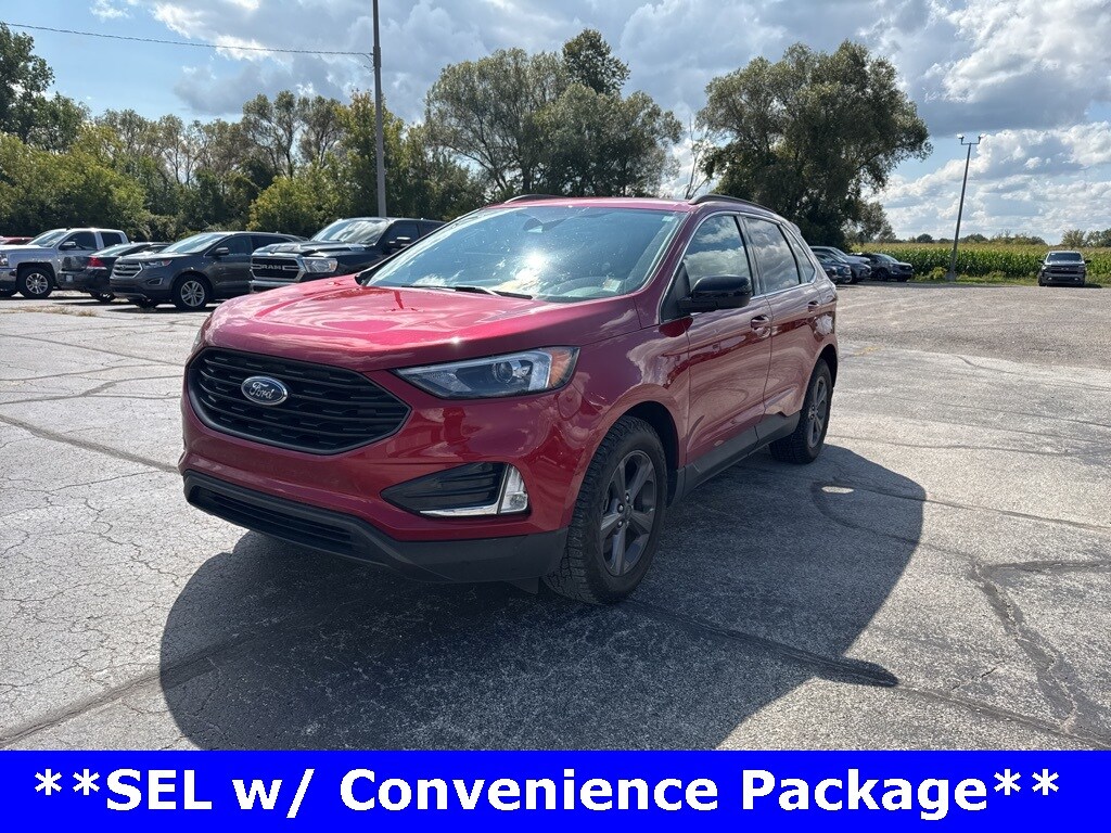 2022 Ford Edge SEL photo 2