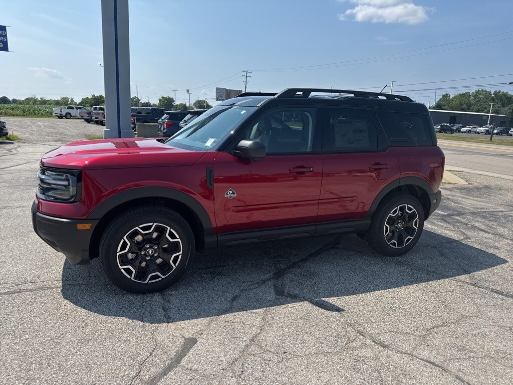 2025 Ford Bronco Sport Outer Banks photo 2