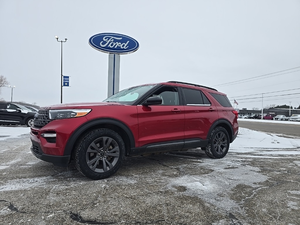 2023 Ford Explorer XLT's photo