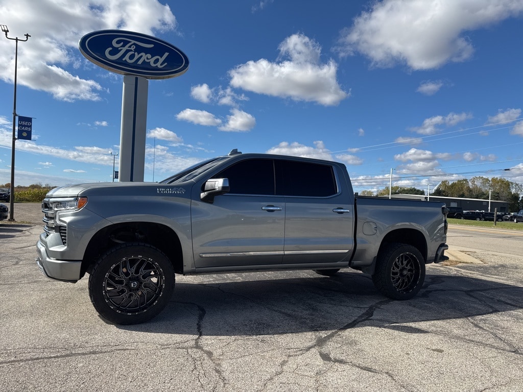 2024 Chevrolet Silverado 1500 High Country's photo
