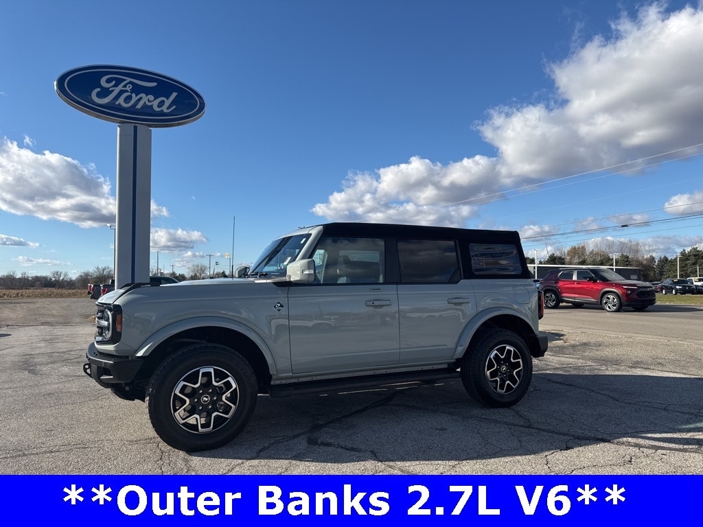 2023 Ford Bronco 4-Door Outer Banks's photo