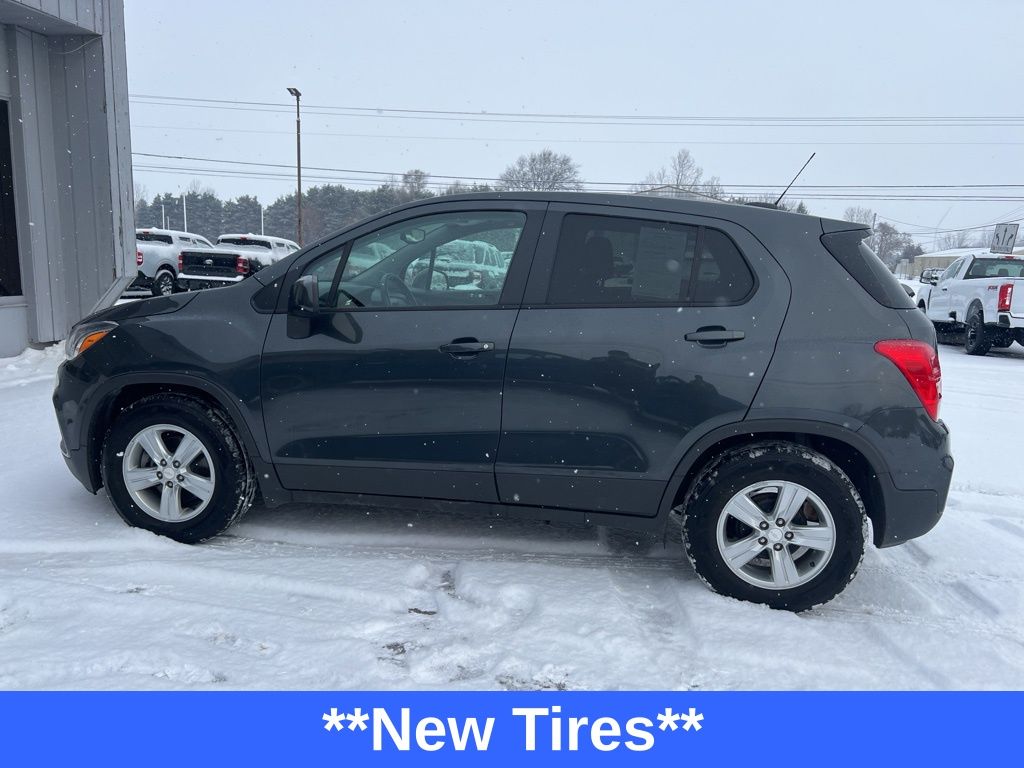Used 2019 Chevrolet Trax LS with VIN 3GNCJKSB7KL396865 for sale in Alma, MI