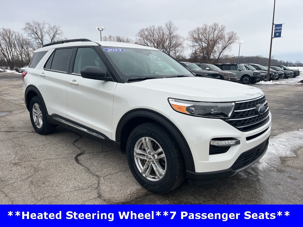 2023 Ford Explorer XLT's photo
