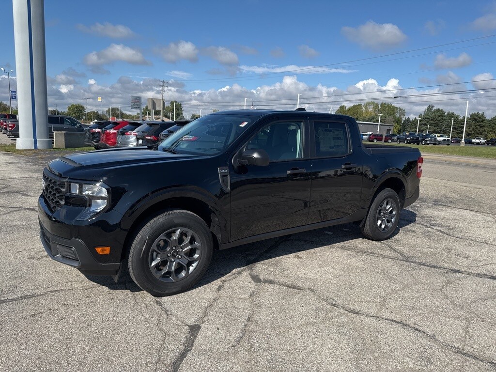 2025 Ford Maverick XLT photo 2