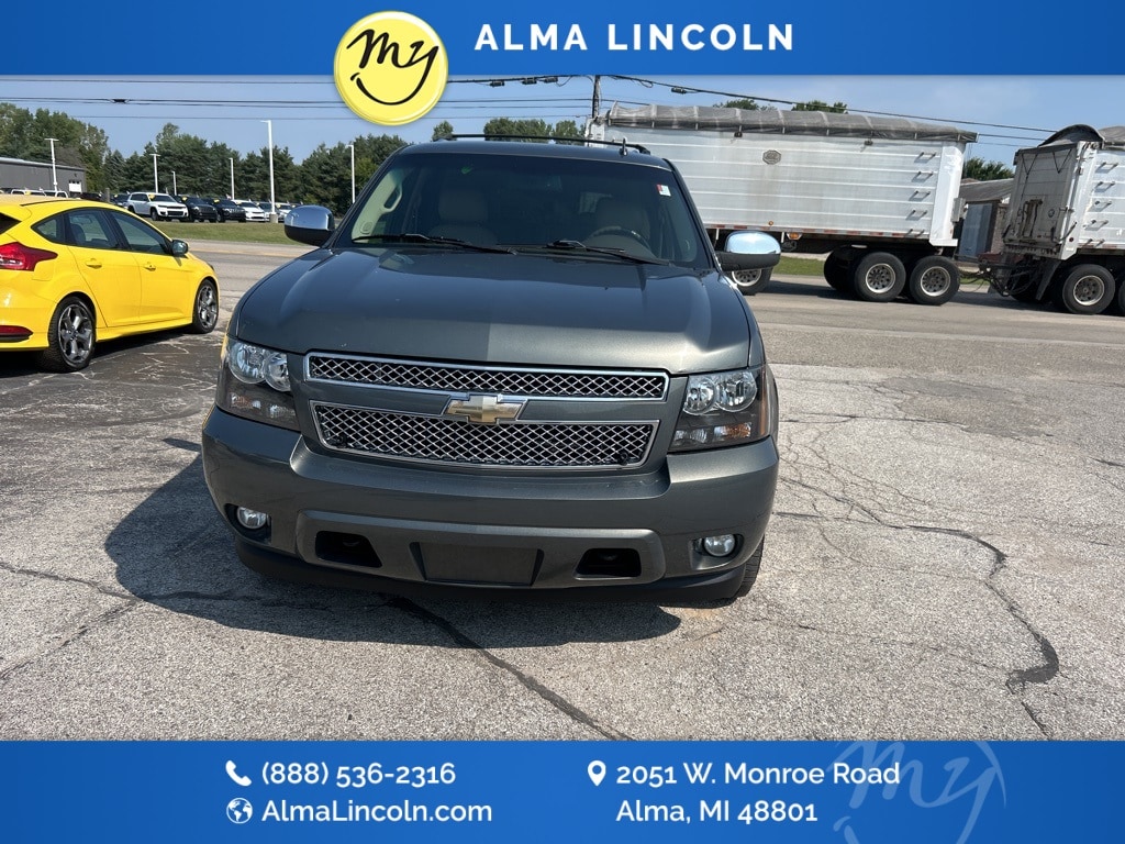 Used 2011 Chevrolet Suburban LT with VIN 1GNSKJE32BR189073 for sale in Alma, MI