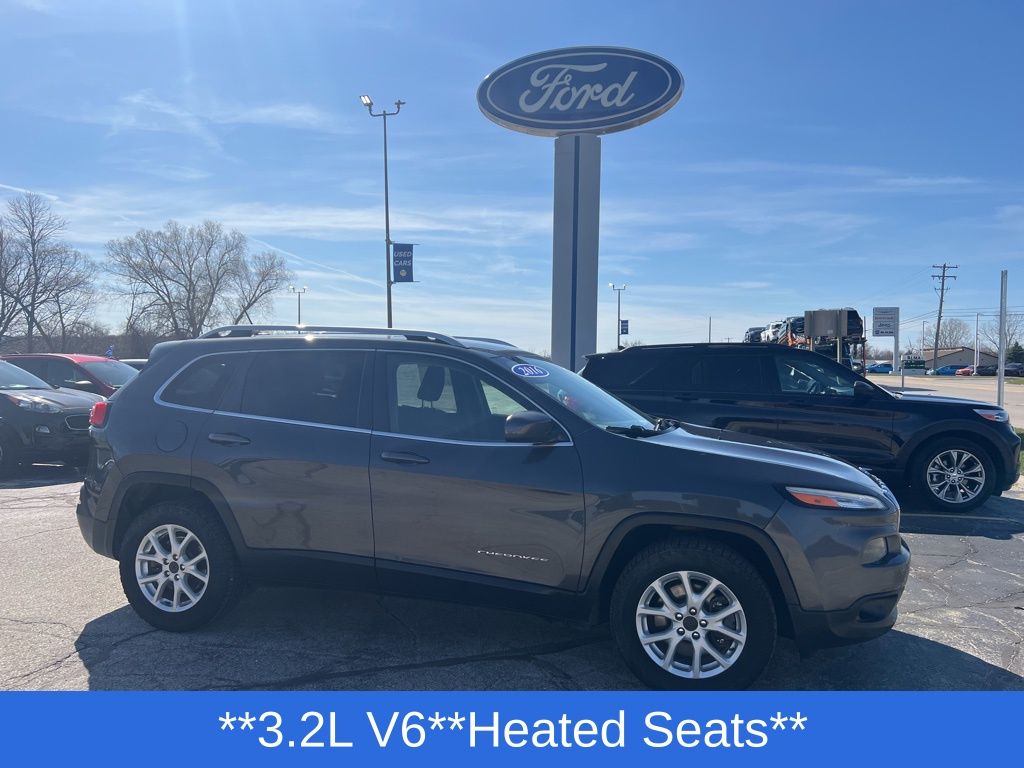 Used 2016 Jeep Cherokee Latitude with VIN 1C4PJMCS3GW104716 for sale in Alma, MI