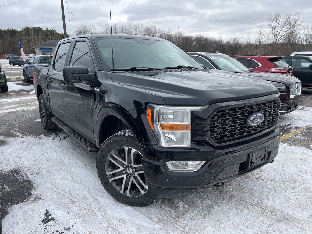 2021 Ford F-150 XL's photo