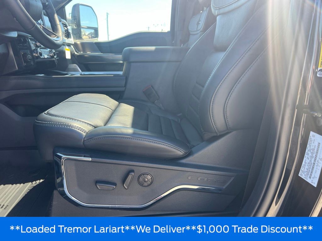 2026 Ford F-350 Super Duty Platinum - Photo 29