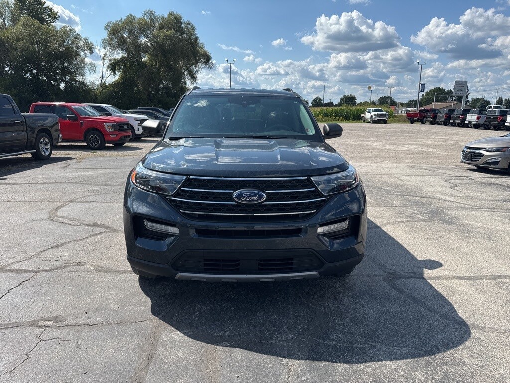 2023 Ford Explorer XLT photo 3