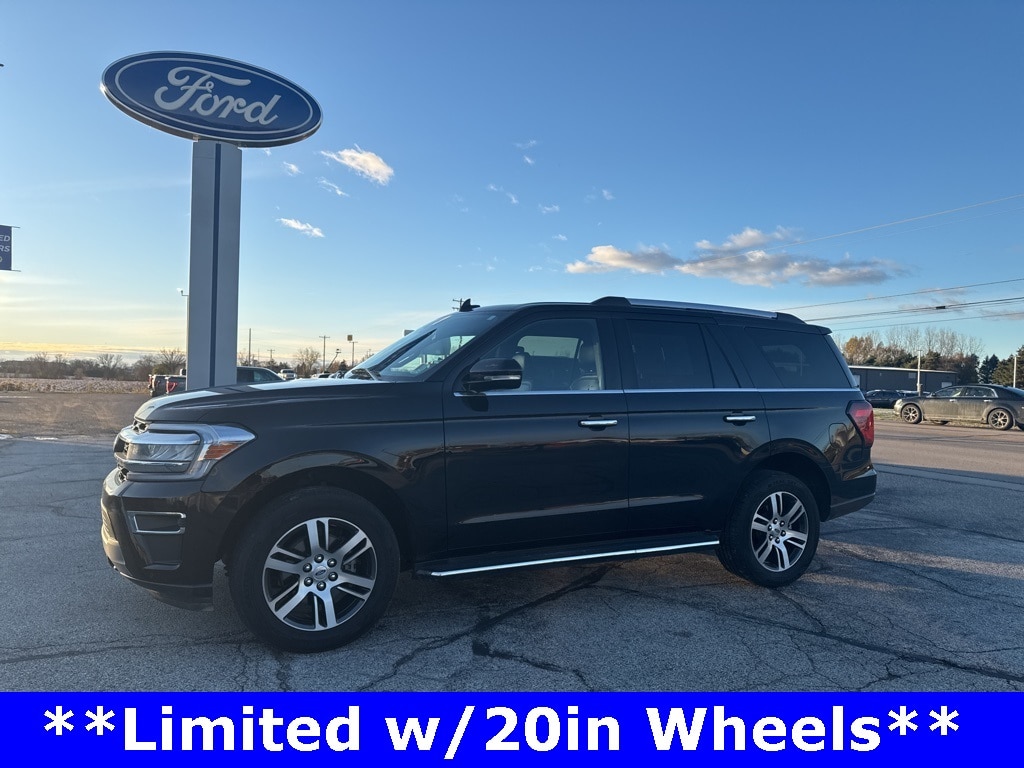 2023 Ford Expedition Limited's photo