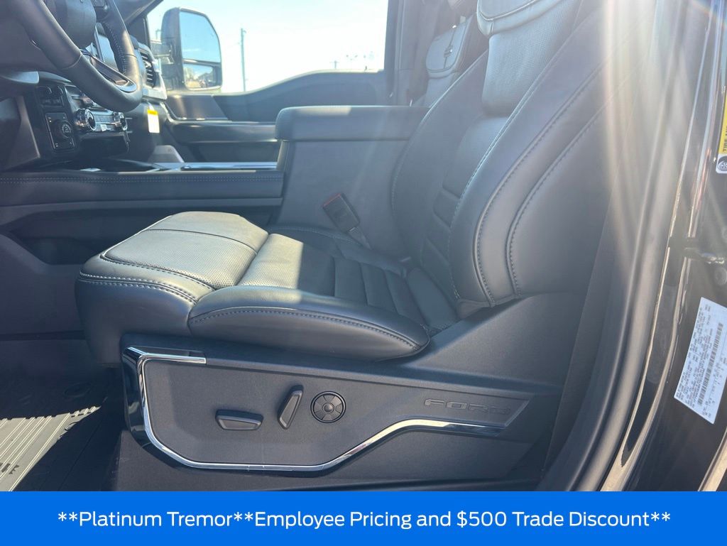 2026 Ford F-350 Super Duty Platinum - Photo 29