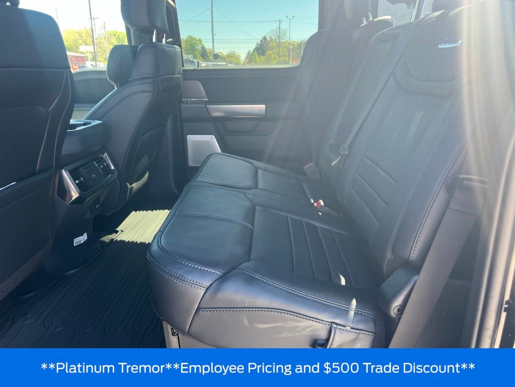 2026 Ford F-350 Super Duty Platinum - Photo 38
