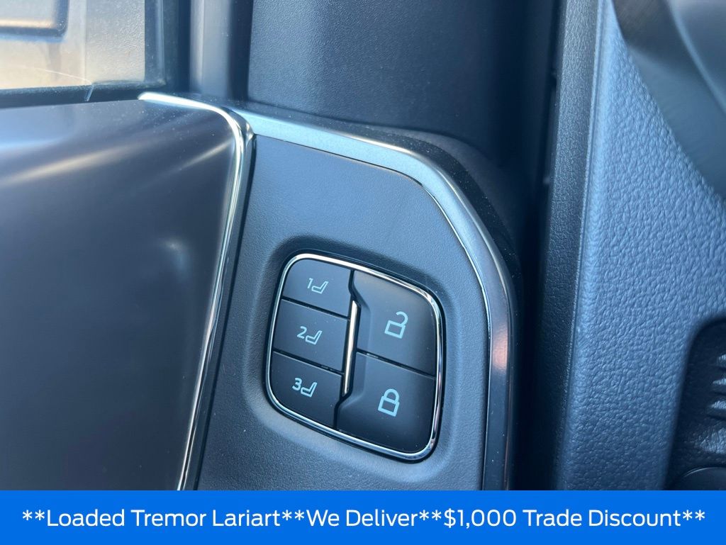 2026 Ford F-350 Super Duty Platinum - Photo 17