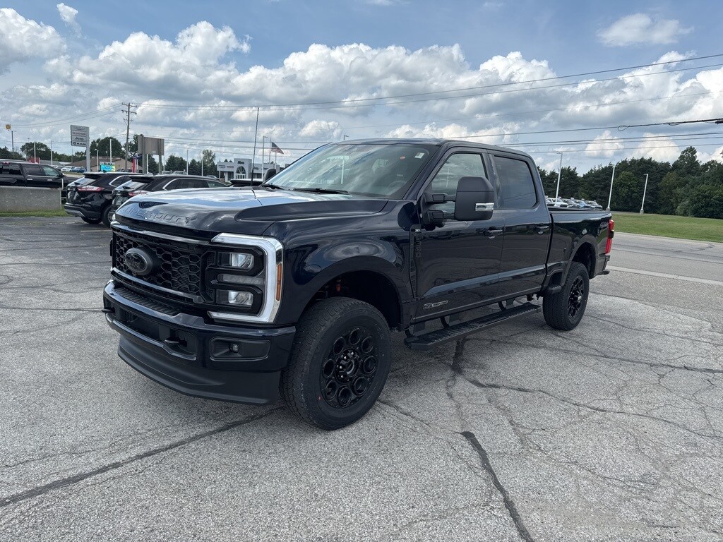 2025 Ford F-350 photo 4