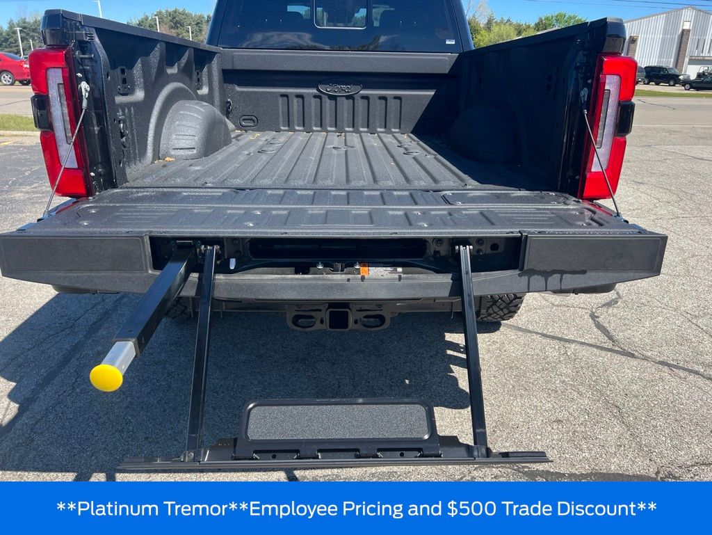 2026 Ford F-350 Super Duty Platinum - Photo 55