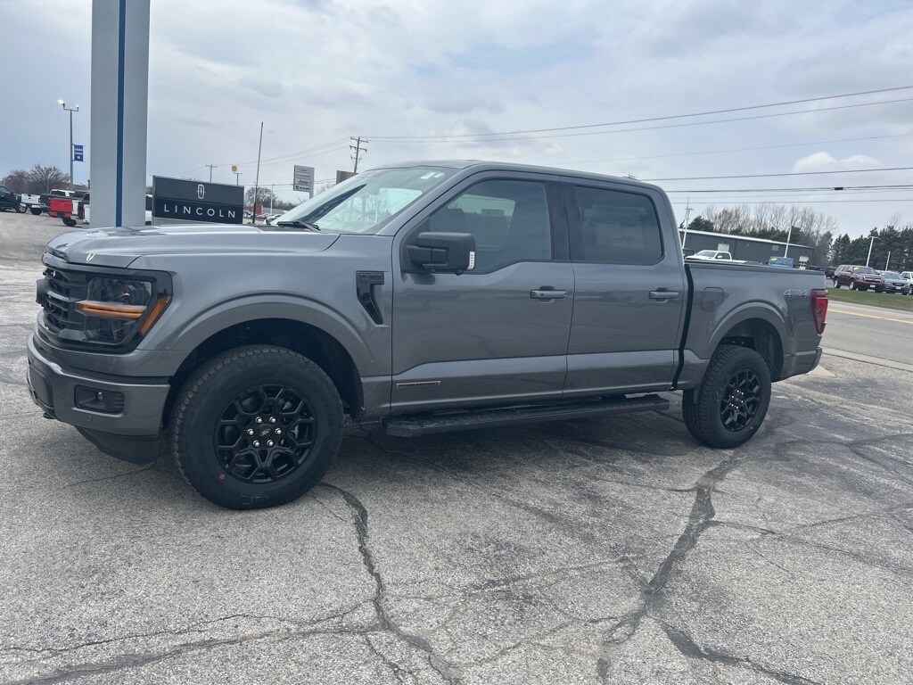 2025 Ford F-150 XLT photo 2