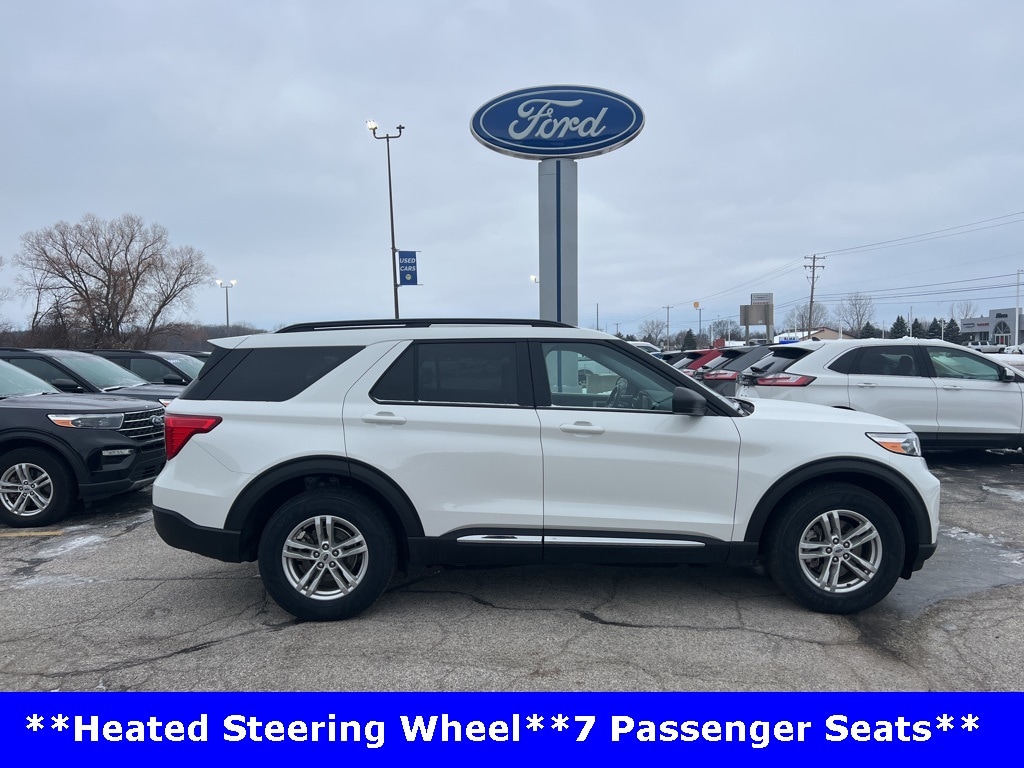 2023 Ford Explorer XLT's photo