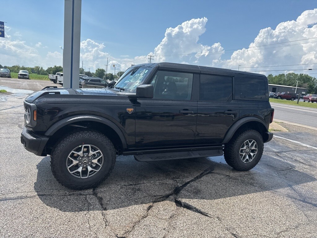 2025 Ford Bronco Badlands photo 2