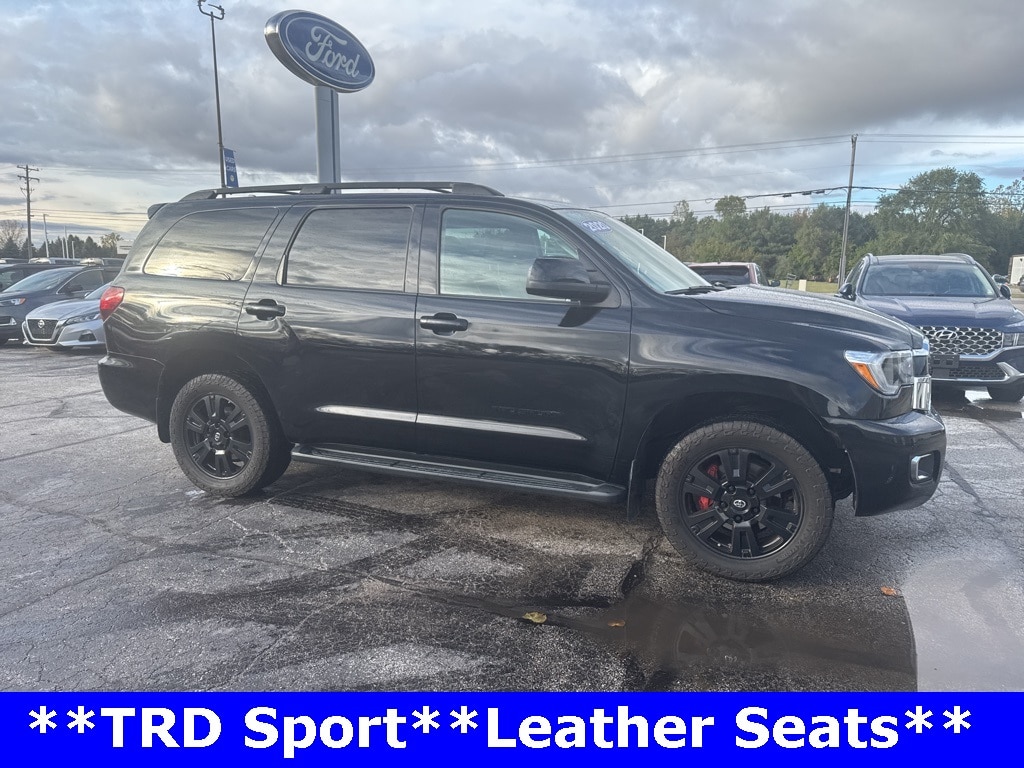 2020 Toyota Sequoia SR5's photo
