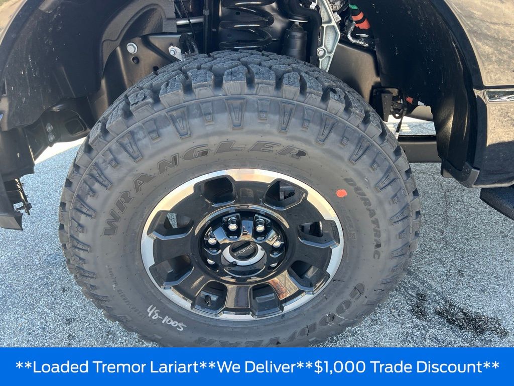 2026 Ford F-350 Super Duty Platinum - Photo 42