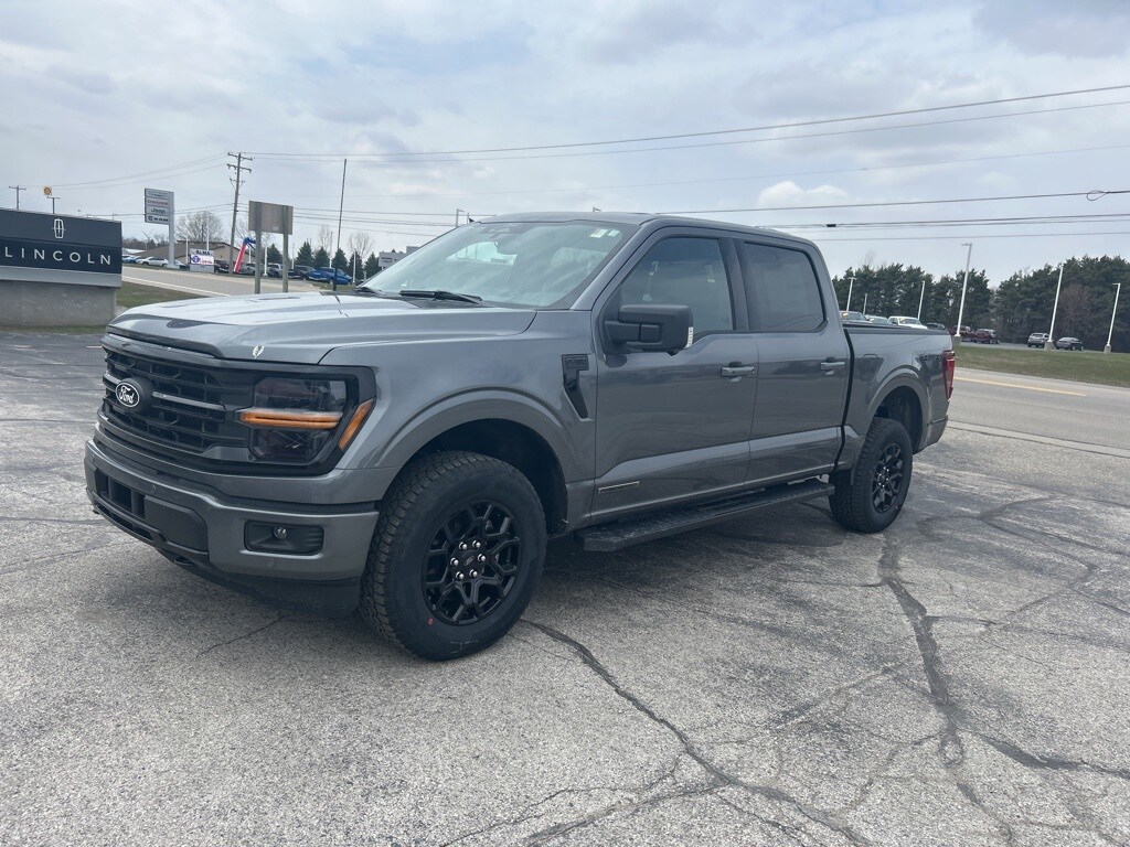 2025 Ford F-150 XLT photo 3