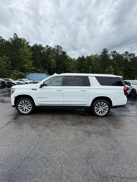 2024 GMC Yukon Denali AWD's photo