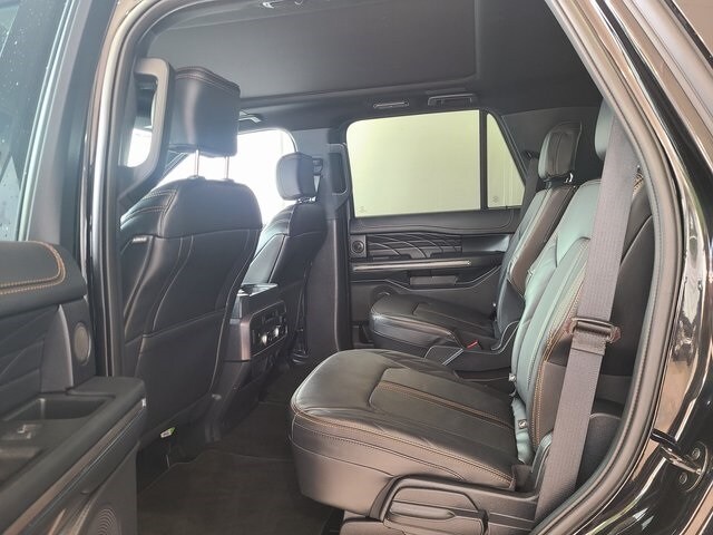 2023 Ford Expedition Platinum photo 3