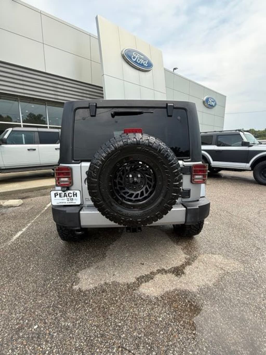 Used 2017 Jeep Wrangler JK Unlimited Sahara 4x4 SUV