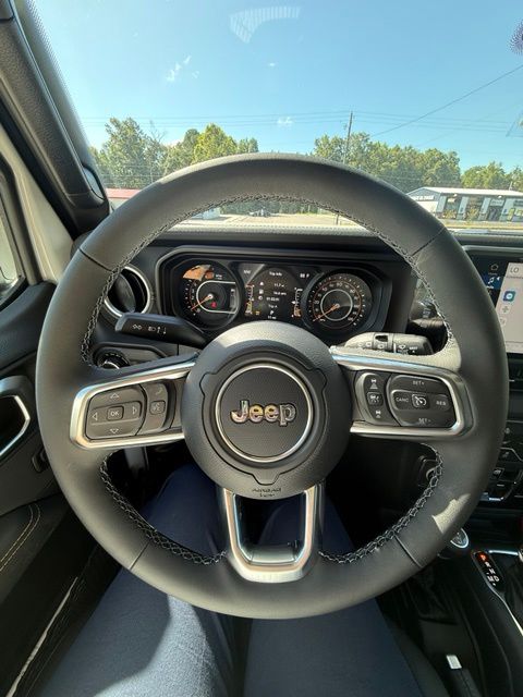 2026 Jeep Wrangler 4-Door Sahara - Photo 11