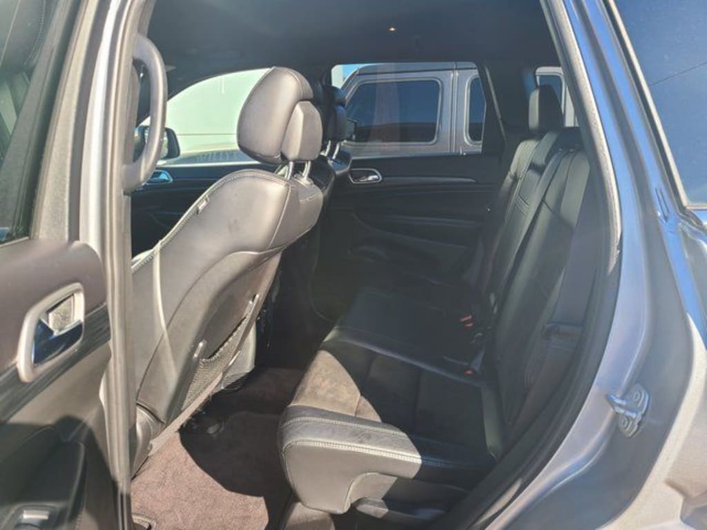 Used 2019 Jeep Grand Cherokee Laredo SUV