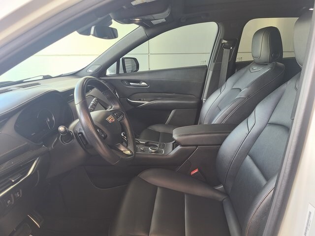 2023 Cadillac XT4 Sport photo 3