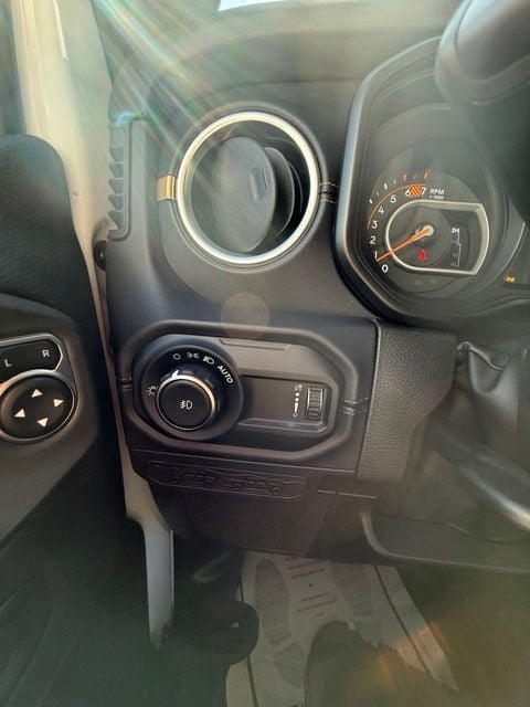 2026 Jeep Wrangler 4-Door Sahara - Photo 14